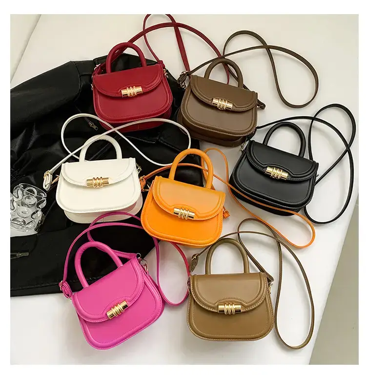 Brown Leather Shoulder Bag with Metal Clasp — feature 7