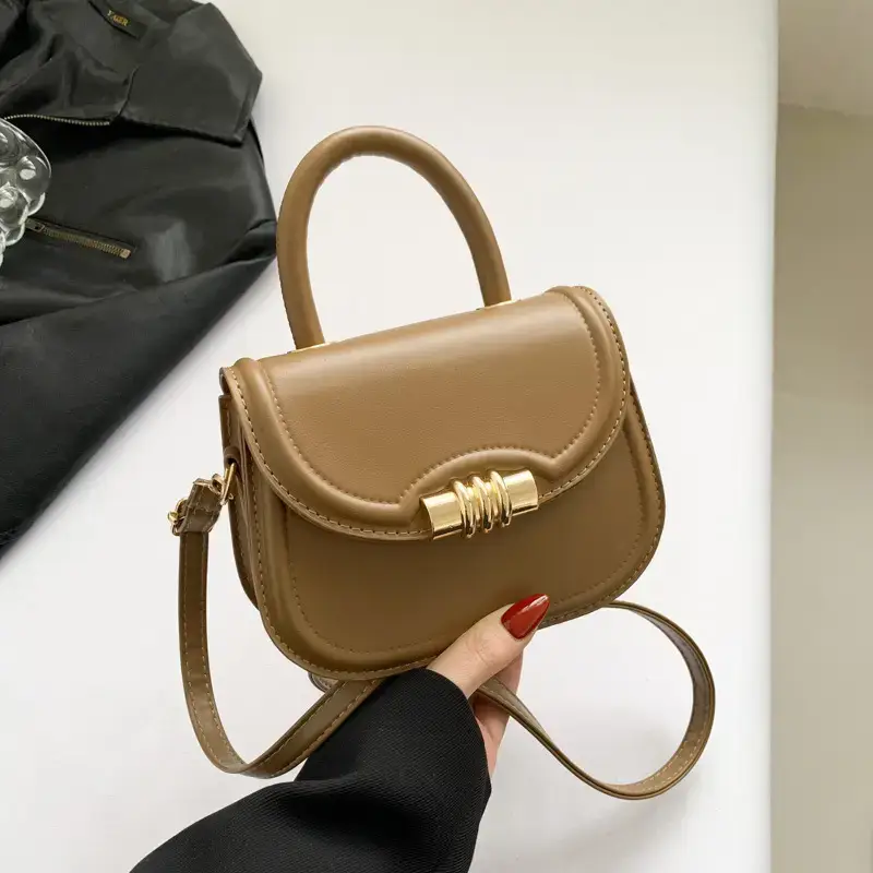 Brown Leather Shoulder Bag with Metal Clasp - Image 3