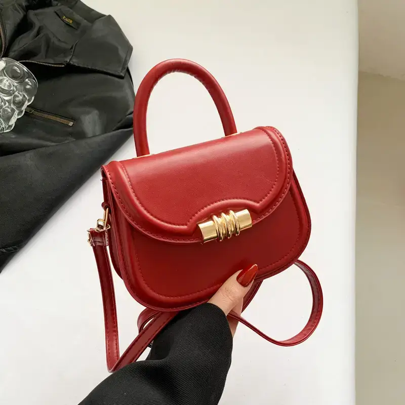 Brown Leather Shoulder Bag with Metal Clasp - Image 6