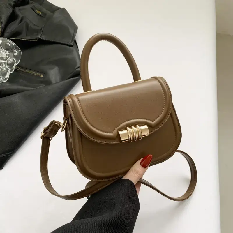 Brown Leather Shoulder Bag with Metal Clasp - Image 7
