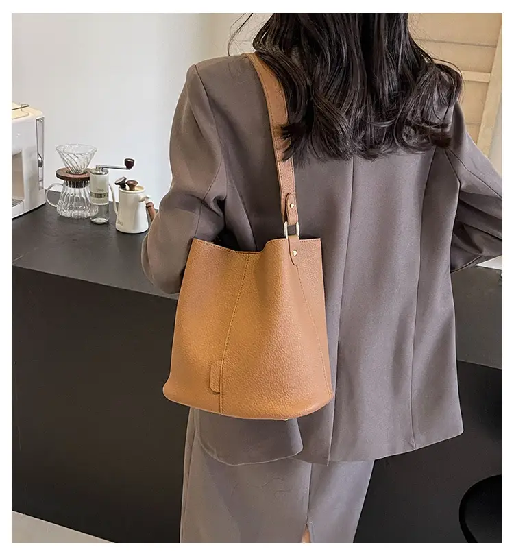 Black Underarm Bucket Bag for Women 2026 — feature 10