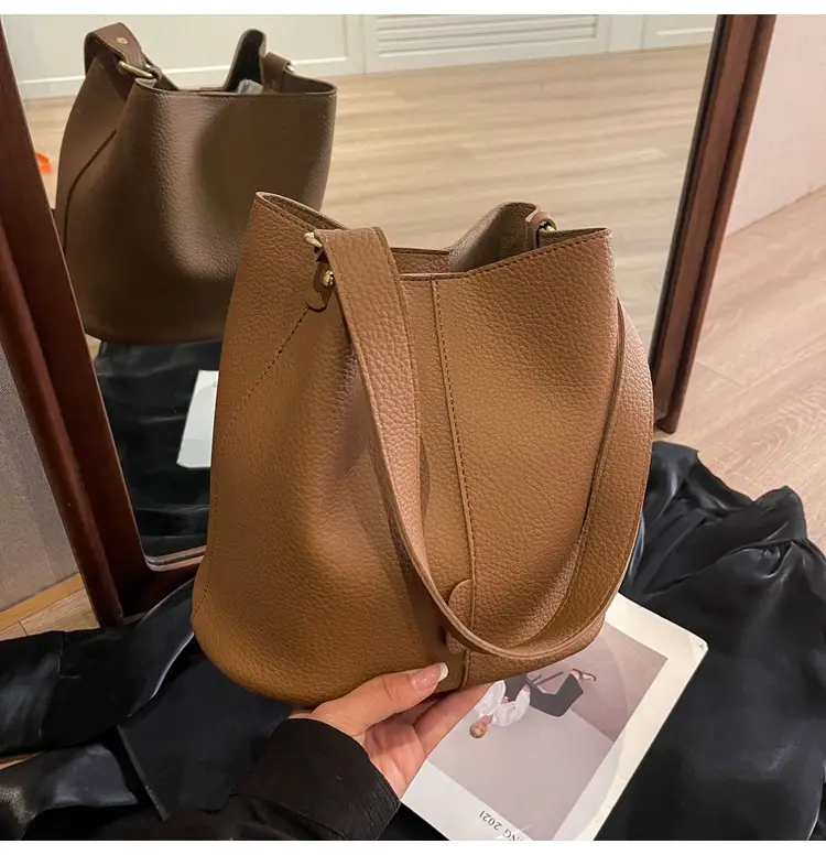 Black Underarm Bucket Bag for Women 2026 — feature 35