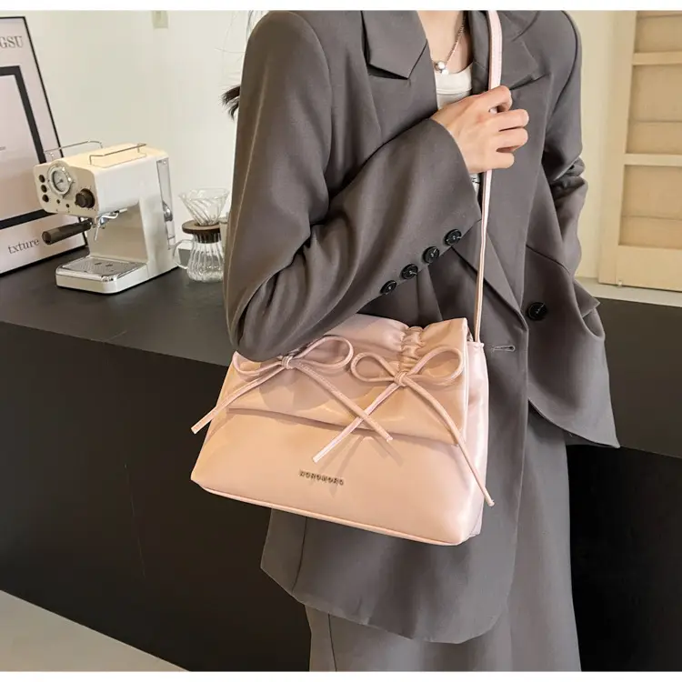 Women's Creamy Underarm Tote Bag with Bow — feature 17