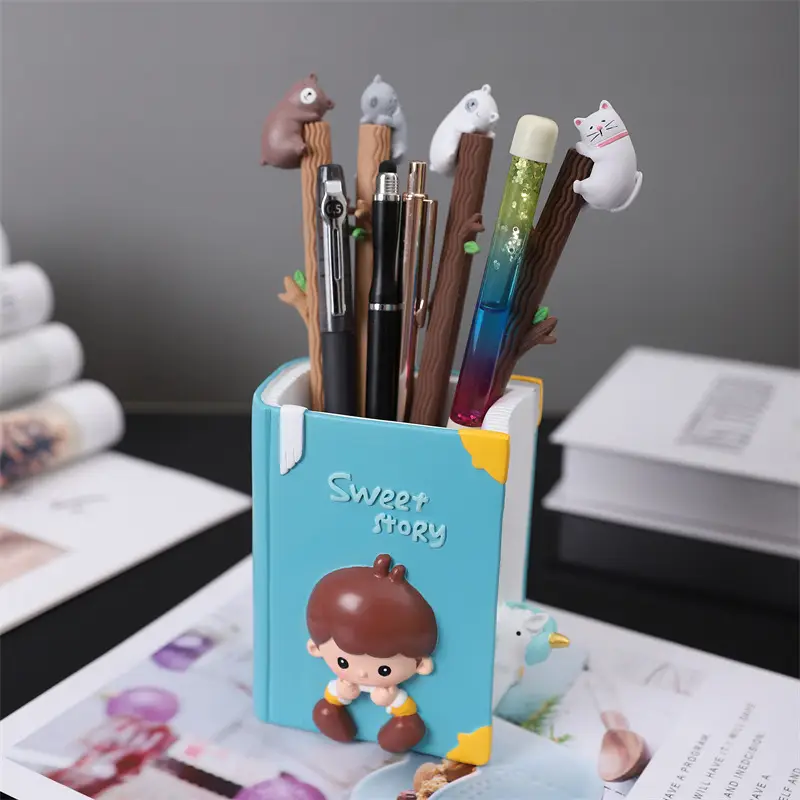 Hot Astronaut Pen Holder with Light & Makeup Brush