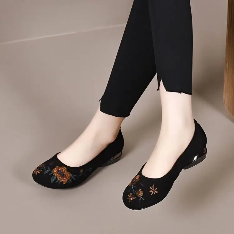 Thick Heeled Shoes Women's 2024 Spring New Low Mouth Low Heeled Mother Shoes Round-toe Shoes Embroidered Shoes Comfortable Frosted Leather Shoes - Image 3