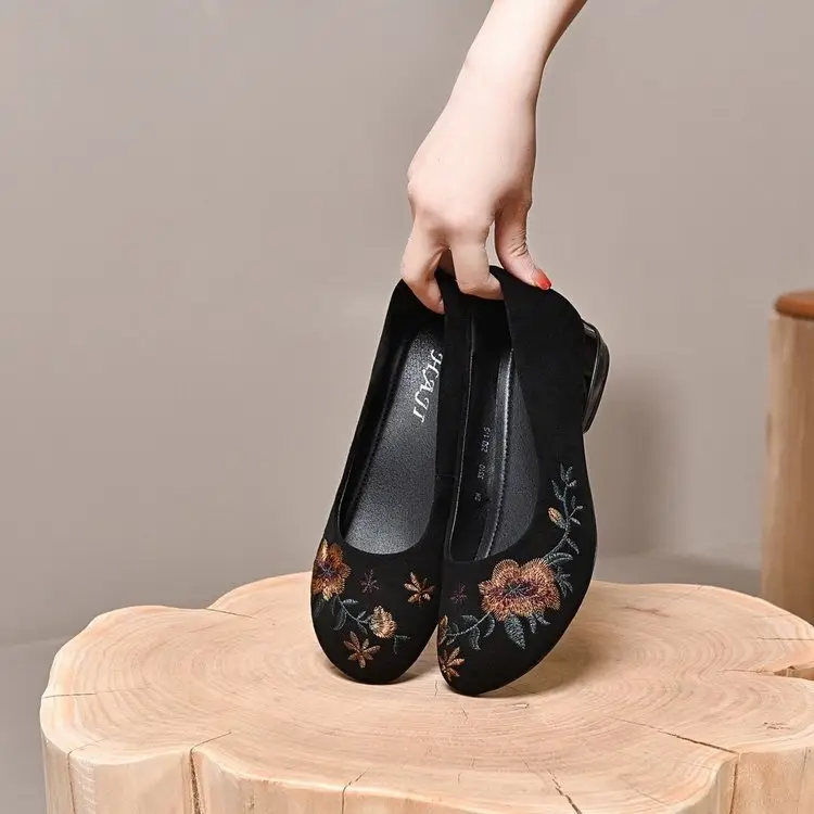 Thick Heeled Shoes Women's 2024 Spring New Low Mouth Low Heeled Mother Shoes Round-toe Shoes Embroidered Shoes Comfortable Frosted Leather Shoes - Image 4