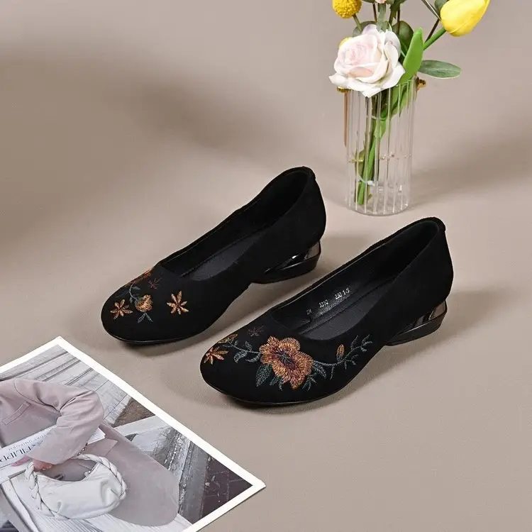 Thick Heeled Shoes Women's 2024 Spring New Low Mouth Low Heeled Mother Shoes Round-toe Shoes Embroidered Shoes Comfortable Frosted Leather Shoes — feature 10