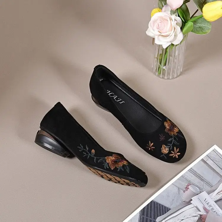 Thick Heeled Shoes Women's 2024 Spring New Low Mouth Low Heeled Mother Shoes Round-toe Shoes Embroidered Shoes Comfortable Frosted Leather Shoes — feature 12
