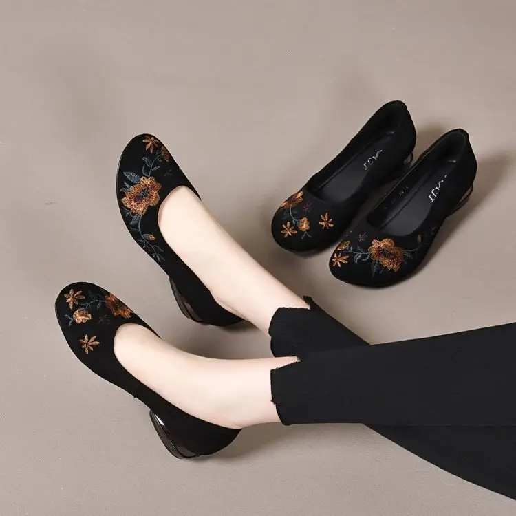 Thick Heeled Shoes Women's 2024 Spring New Low Mouth Low Heeled Mother Shoes Round-toe Shoes Embroidered Shoes Comfortable Frosted Leather Shoes — feature 5