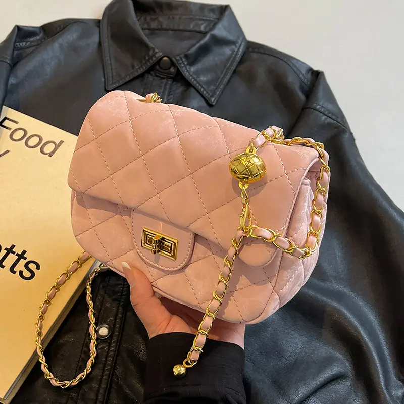 White Quilted Chain Shoulder Bag for Women