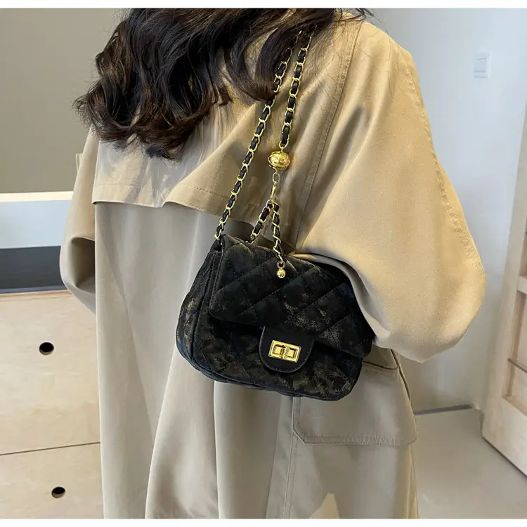 White Quilted Chain Shoulder Bag for Women — feature 18