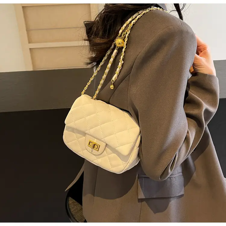 White Quilted Chain Shoulder Bag for Women — feature 19