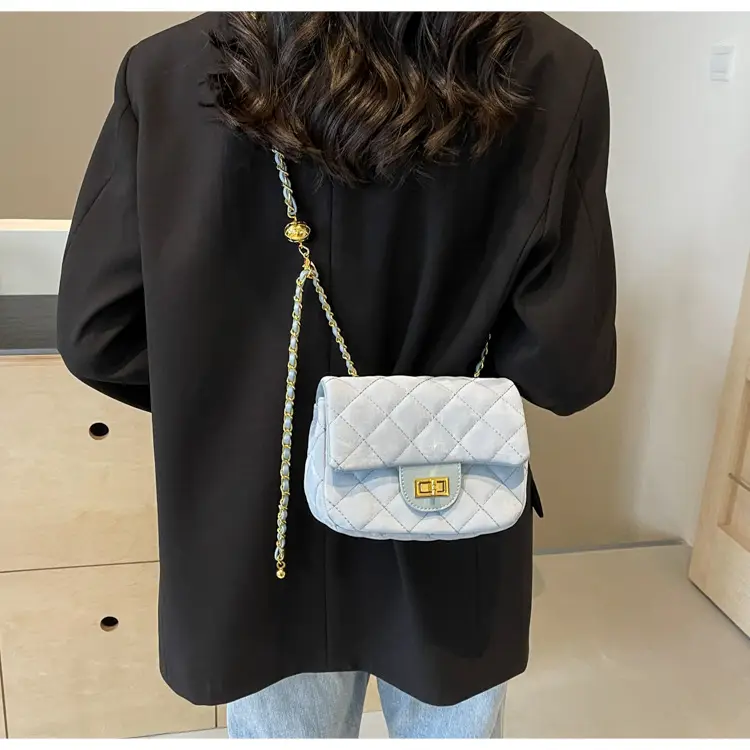 White Quilted Chain Shoulder Bag for Women — feature 22