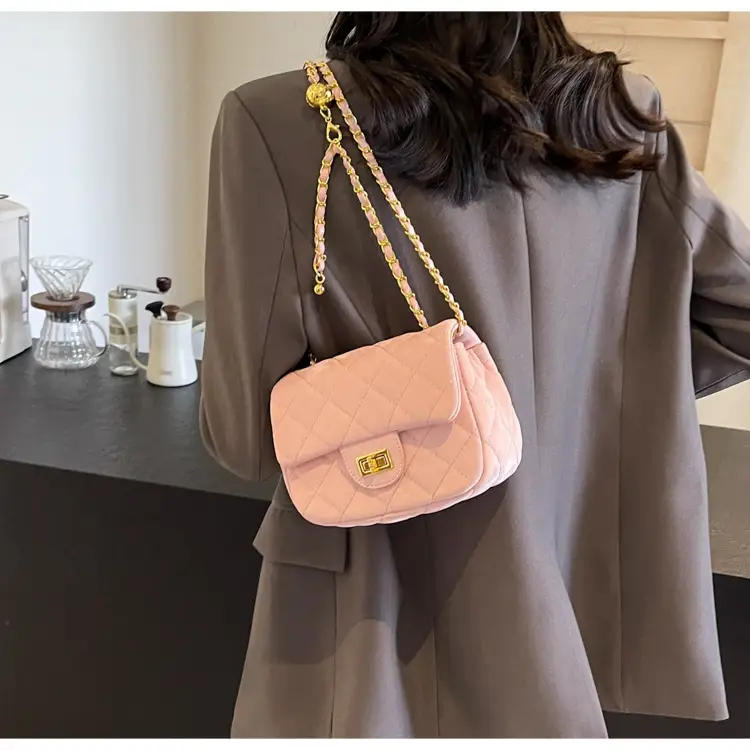 White Quilted Chain Shoulder Bag for Women — feature 25