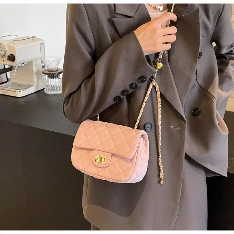 White Quilted Chain Shoulder Bag for Women — feature 27