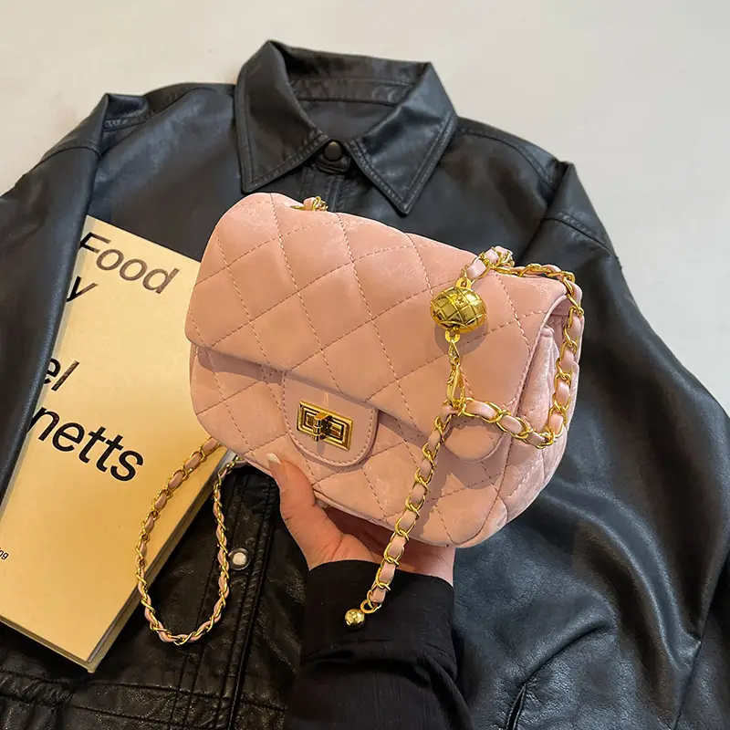 White Quilted Chain Shoulder Bag for Women