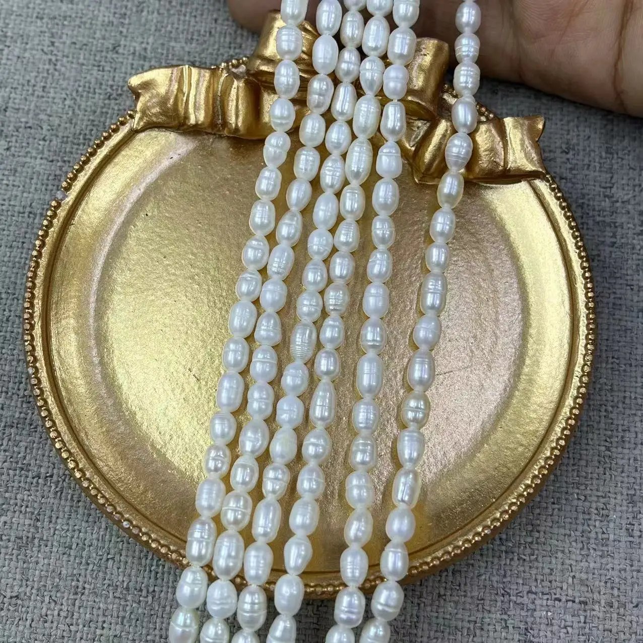 Natural Freshwater Pearl Bracelet 4-5mm Strong Light — feature 8