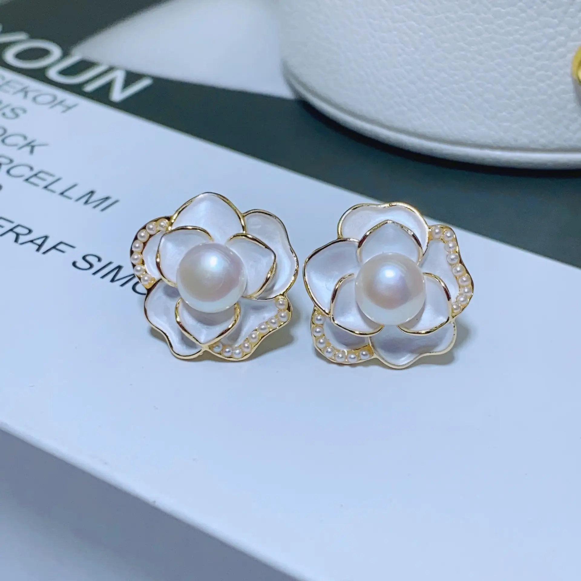 French Vintage Camellia Pearl Earrings White Flower Design — feature 6