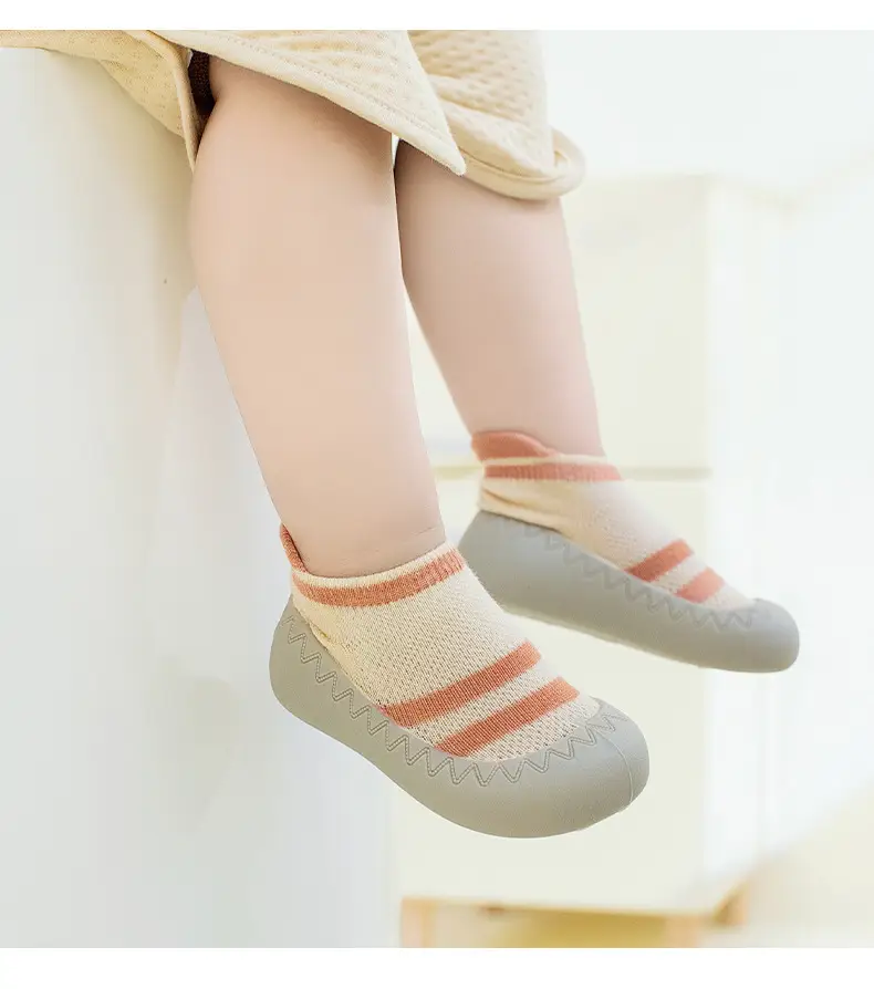 Baby Non-Slip Socks for Newborns White Grey Stripes β feature 13