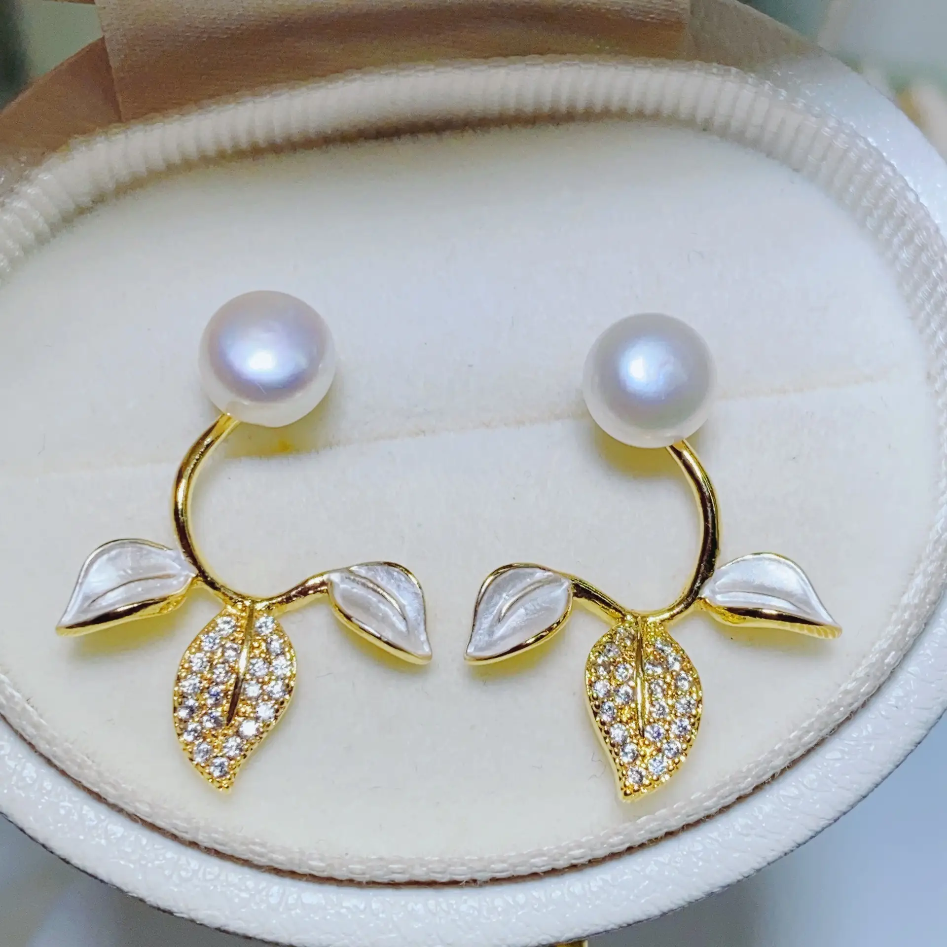 S925 Gold Pearl Leaf Earrings Set — feature 9