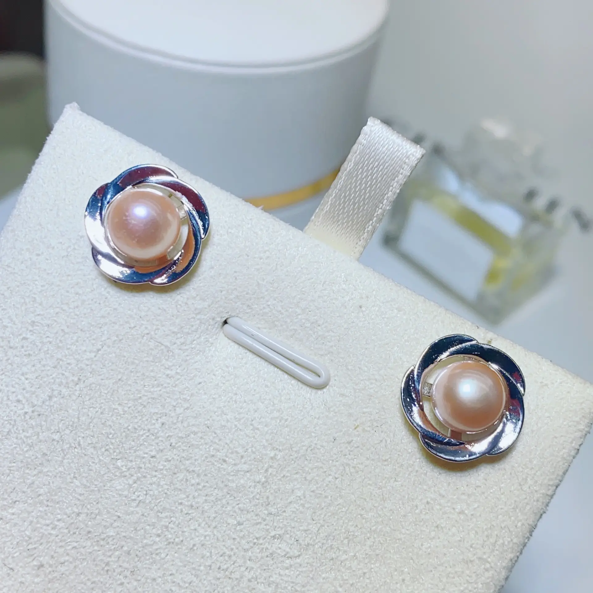 S925 Silver Pearl Earrings 2024 New French Retro - Image 6