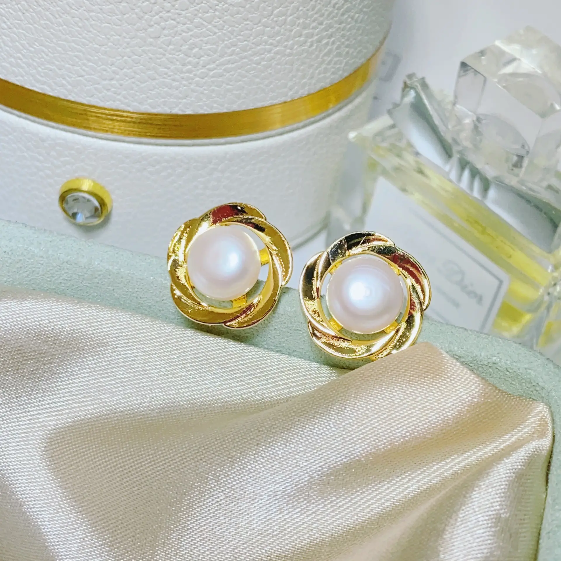 S925 Silver Pearl Earrings 2024 New French Retro — feature 5