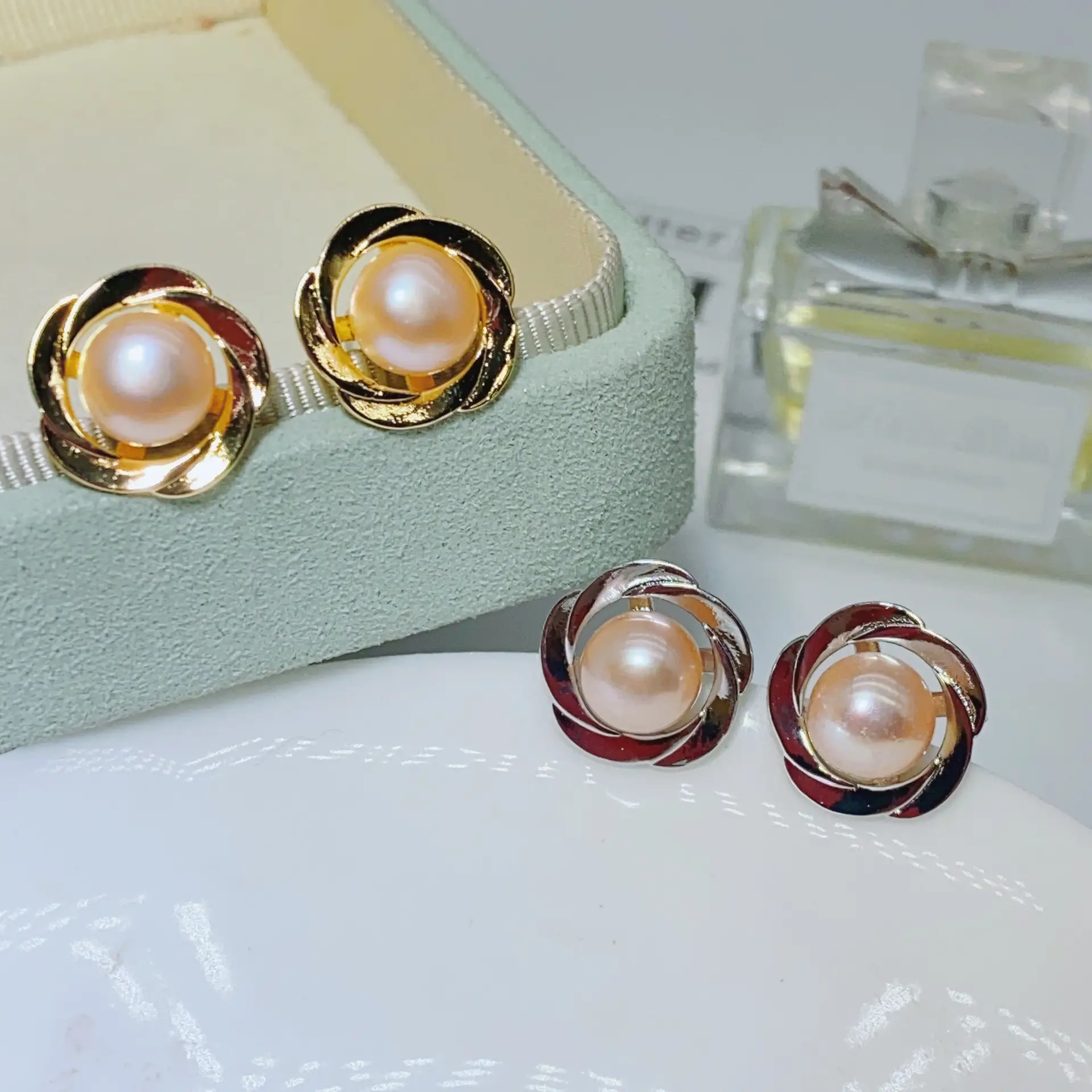 S925 Silver Pearl Earrings 2024 New French Retro - Image 2