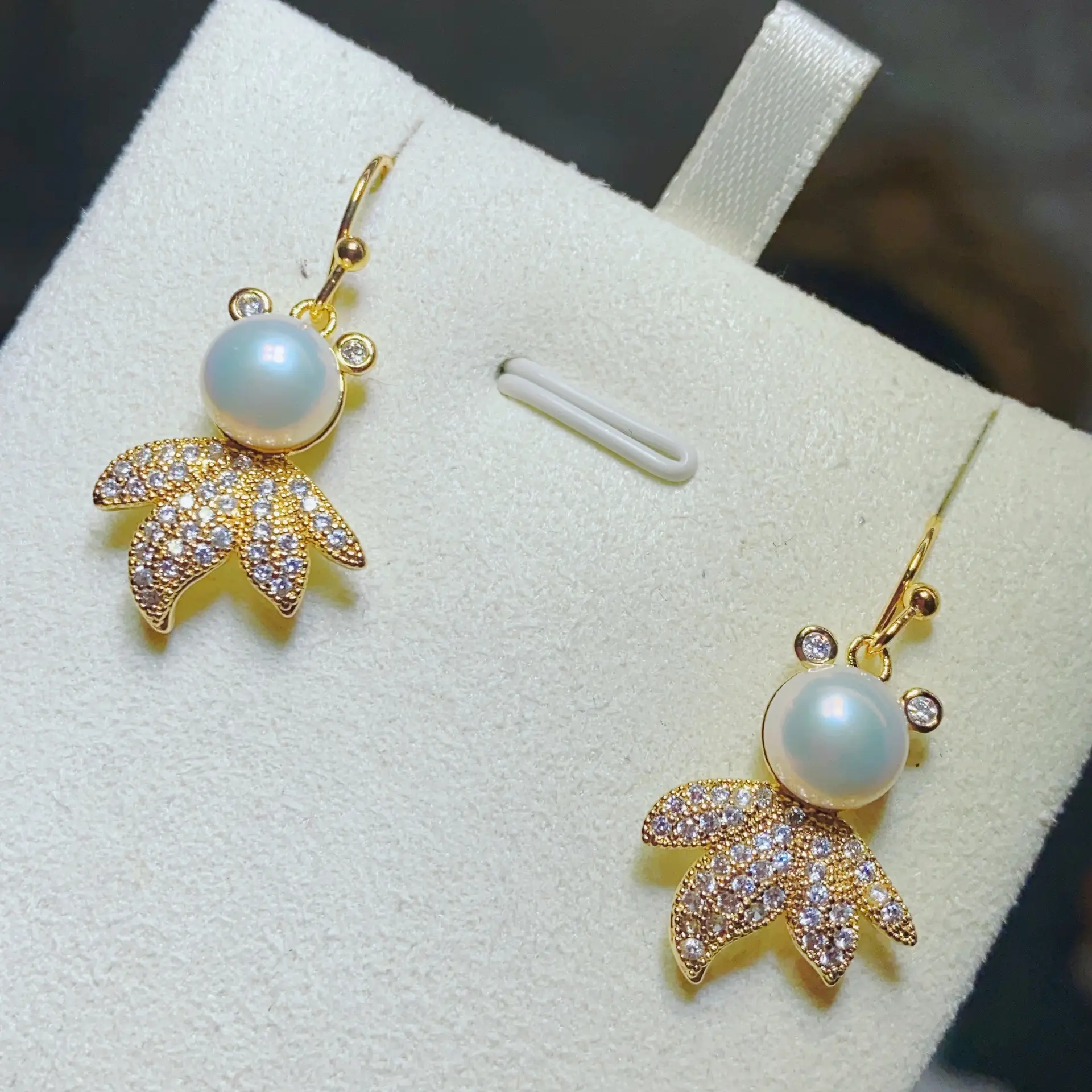 Natural Freshwater Pearl Goldfish Earrings Necklace Set