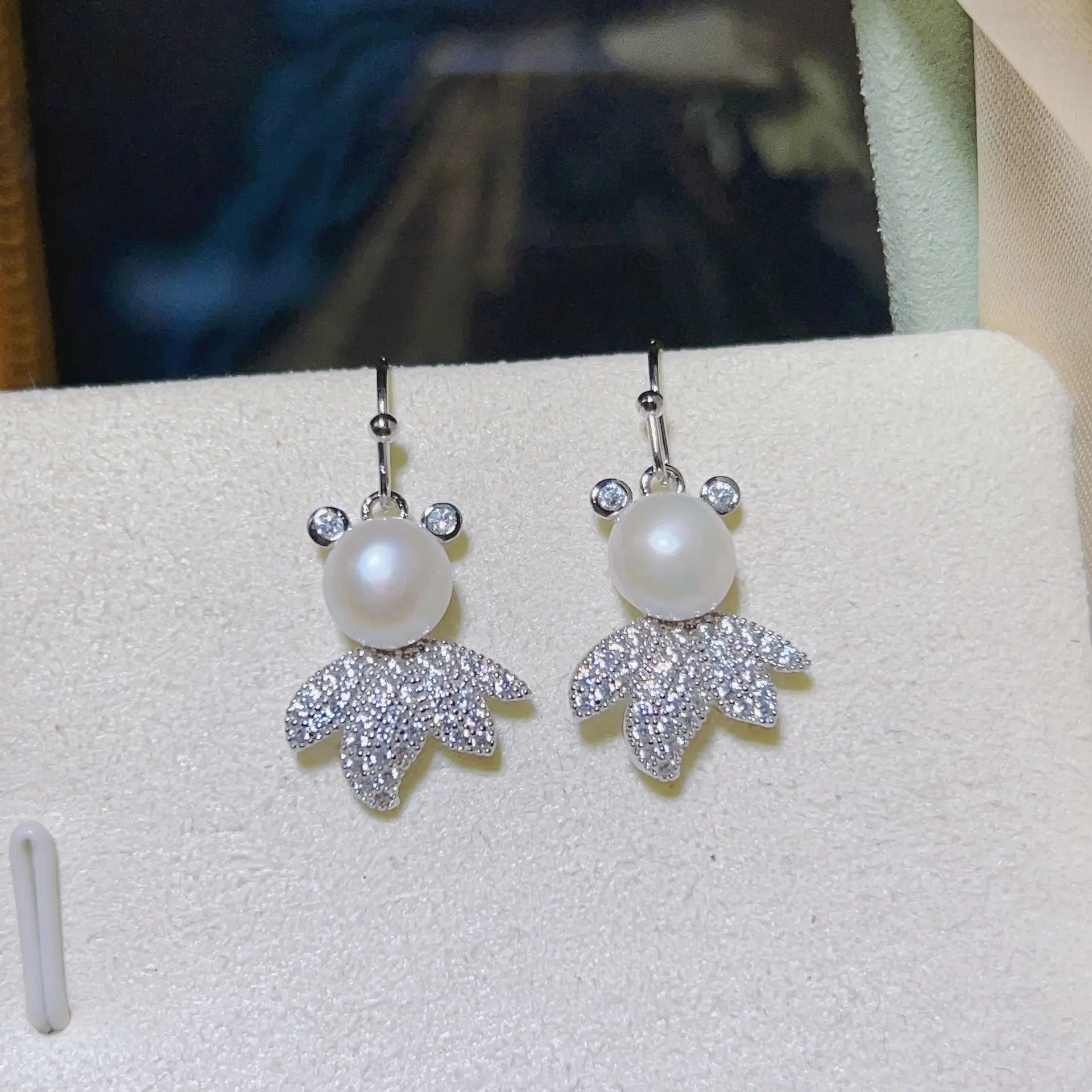 Natural Freshwater Pearl Goldfish Earrings Necklace Set — feature 11