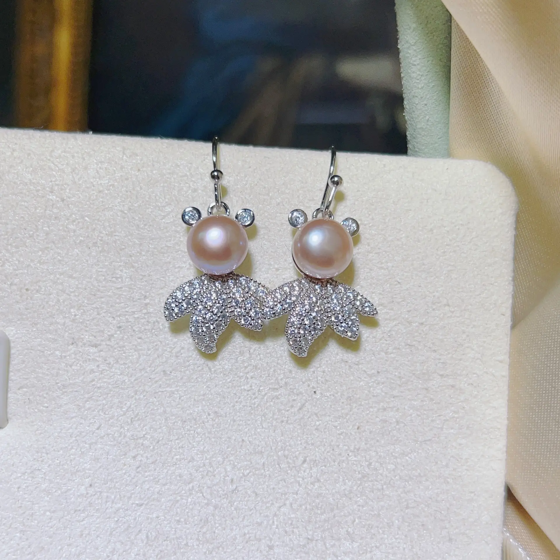 Natural Freshwater Pearl Goldfish Earrings Necklace Set — feature 12