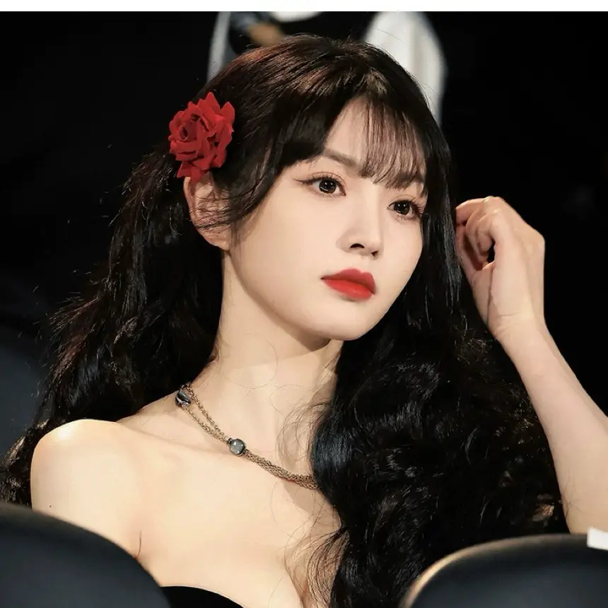 Tian Xiwei Red Rose Hairpin Photo Accessories - Image 5