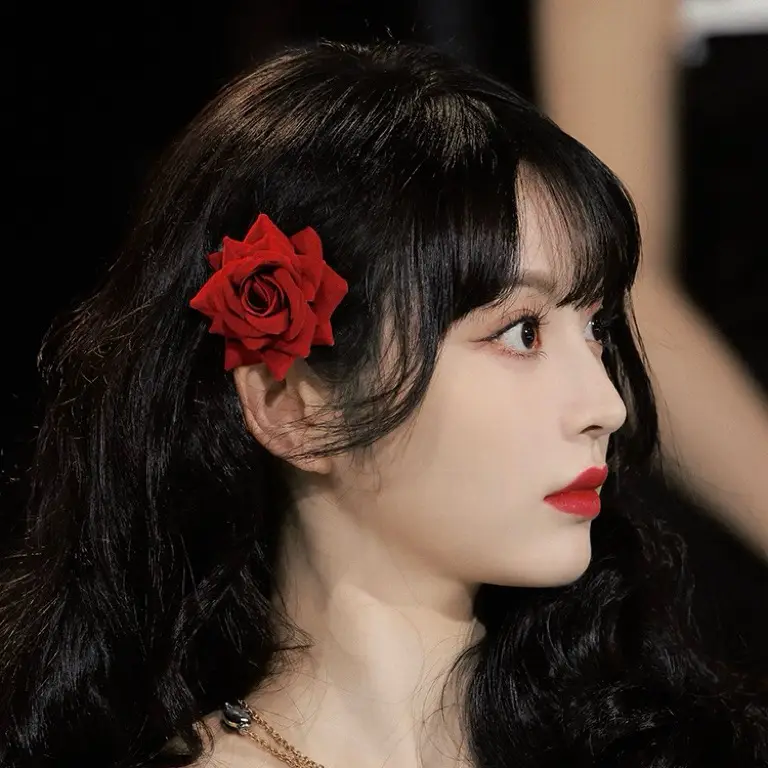 Tian Xiwei Red Rose Hairpin Photo Accessories — feature 9