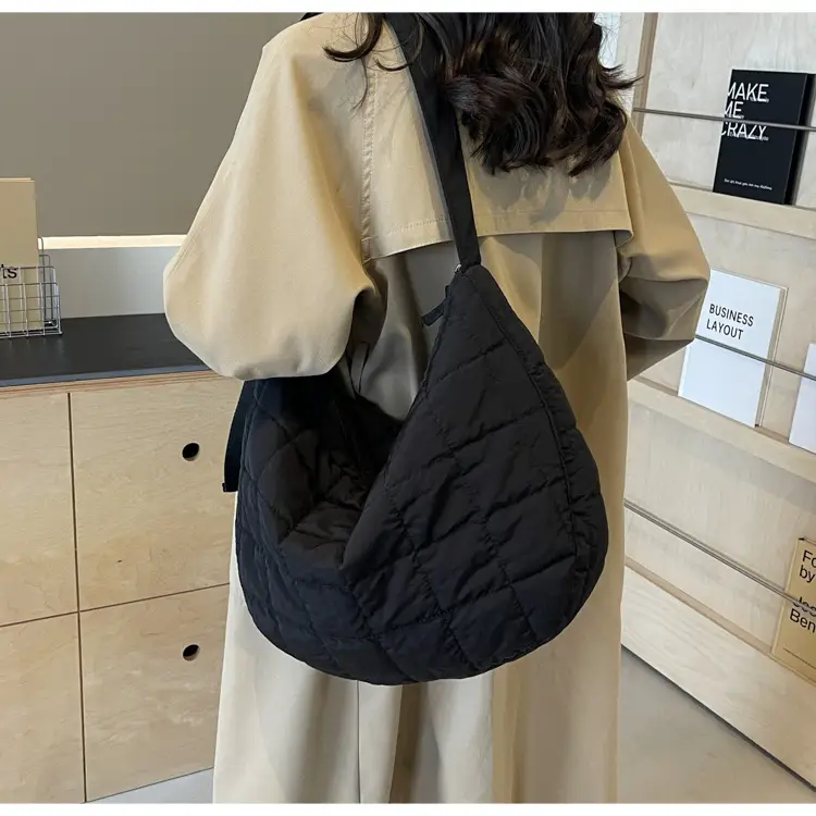 Black Rhombus Messenger Bag Large Capacity Nylon — feature 39