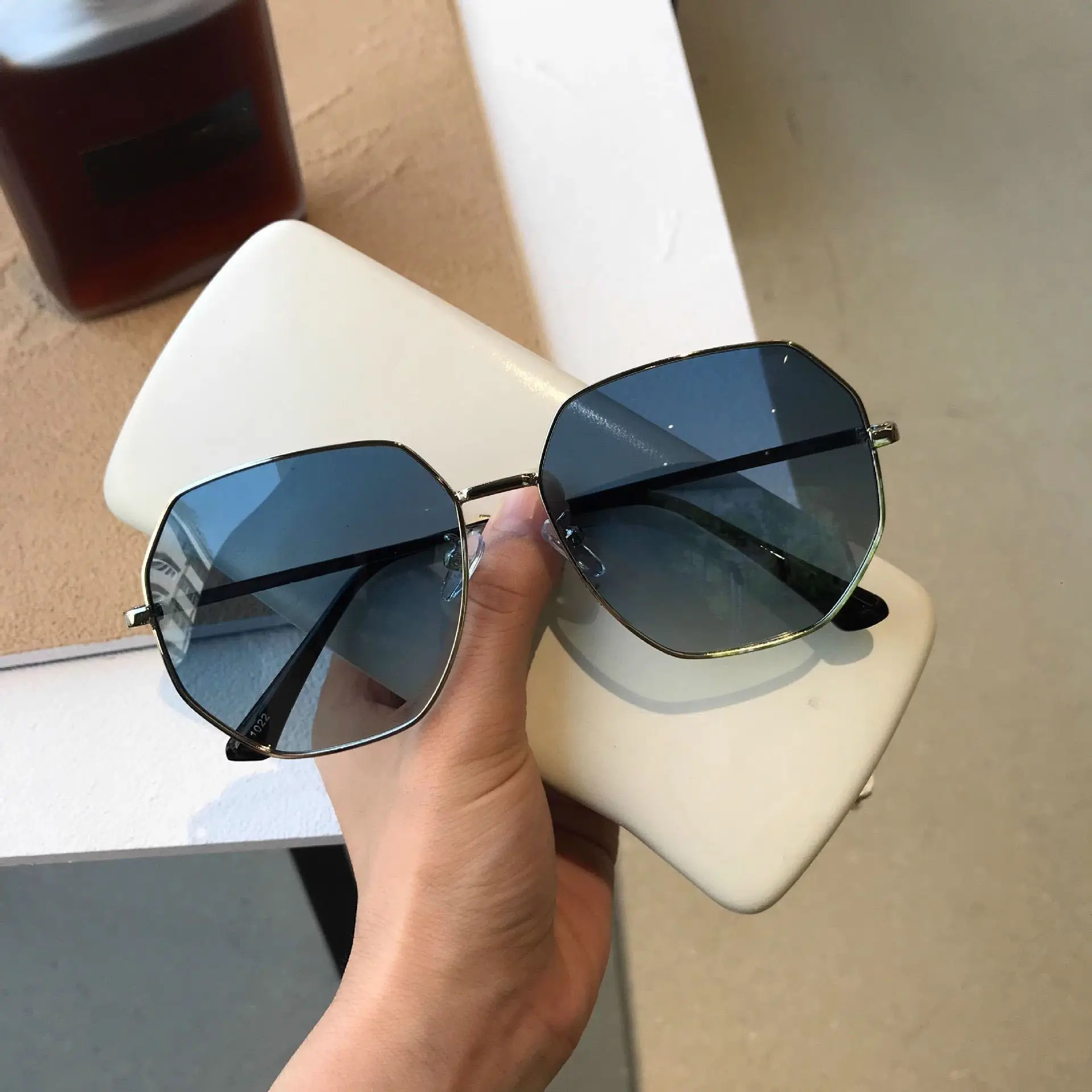 Transparent Blue Sunglasses Unisex Polygonal Metal Driving Sunglasses Korean Style Fashionable Seaside Travel Glasses for Women - Image 5