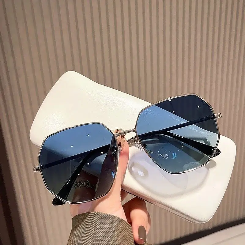 Transparent Blue Sunglasses Unisex Polygonal Metal Driving Sunglasses Korean Style Fashionable Seaside Travel Glasses for Women