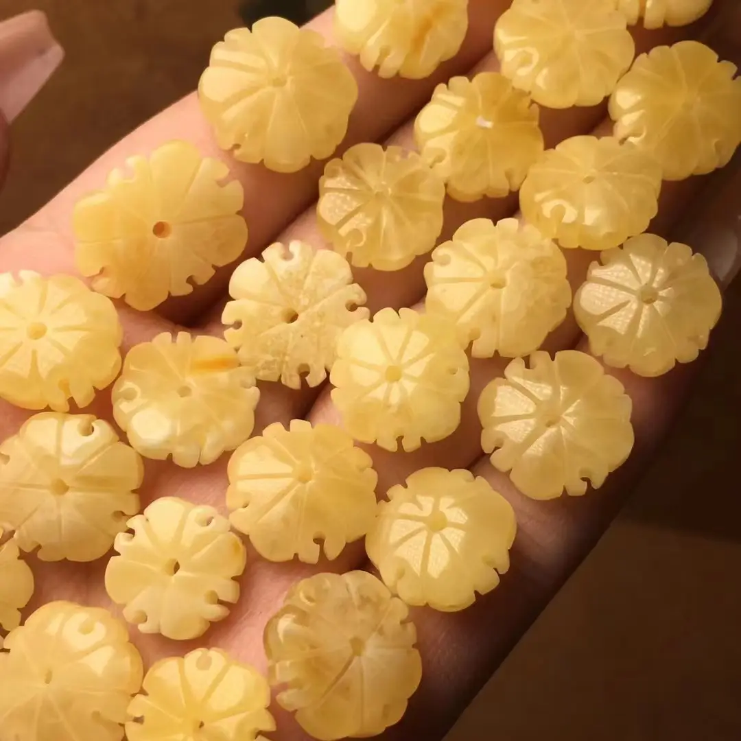 Natural Crocore Wax Carved Chicken Oil Yellow - Image 3