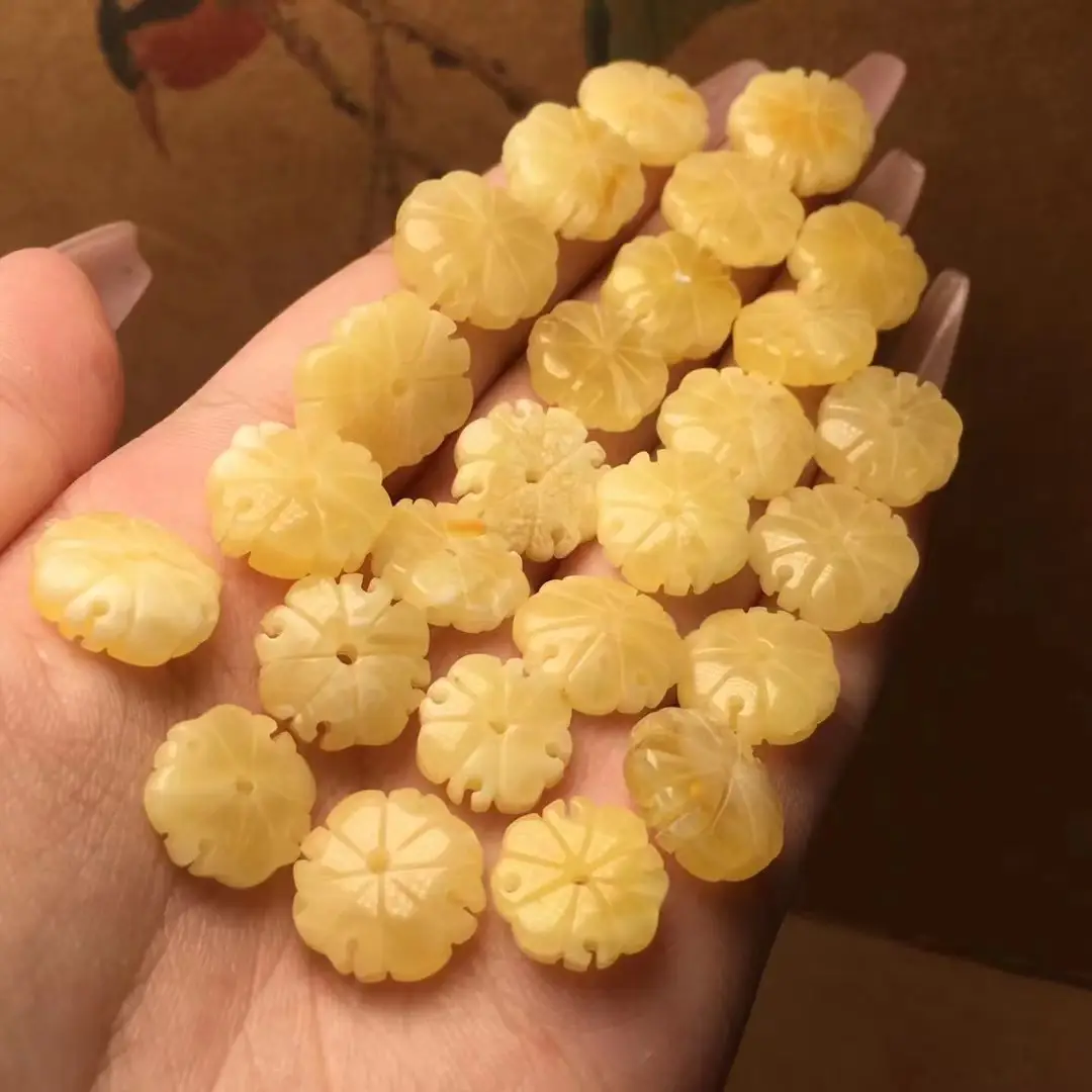 Natural Crocore Wax Carved Chicken Oil Yellow — feature 10