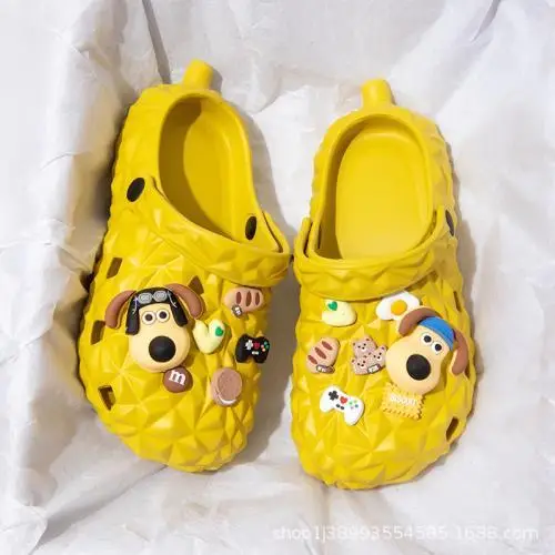Cartoon new beach slippers hole shoes women's summer outerwear fashion thick-soled sandals and slippers women's summer cute wholesale - Image 8