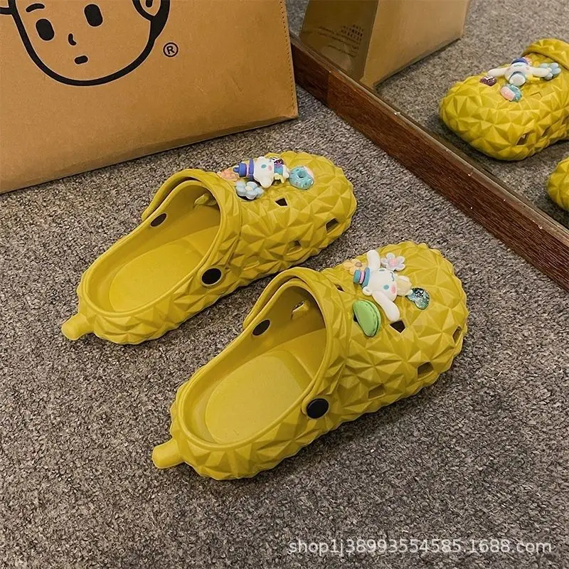 Cartoon new beach slippers hole shoes women's summer outerwear fashion thick-soled sandals and slippers women's summer cute wholesale - Image 10