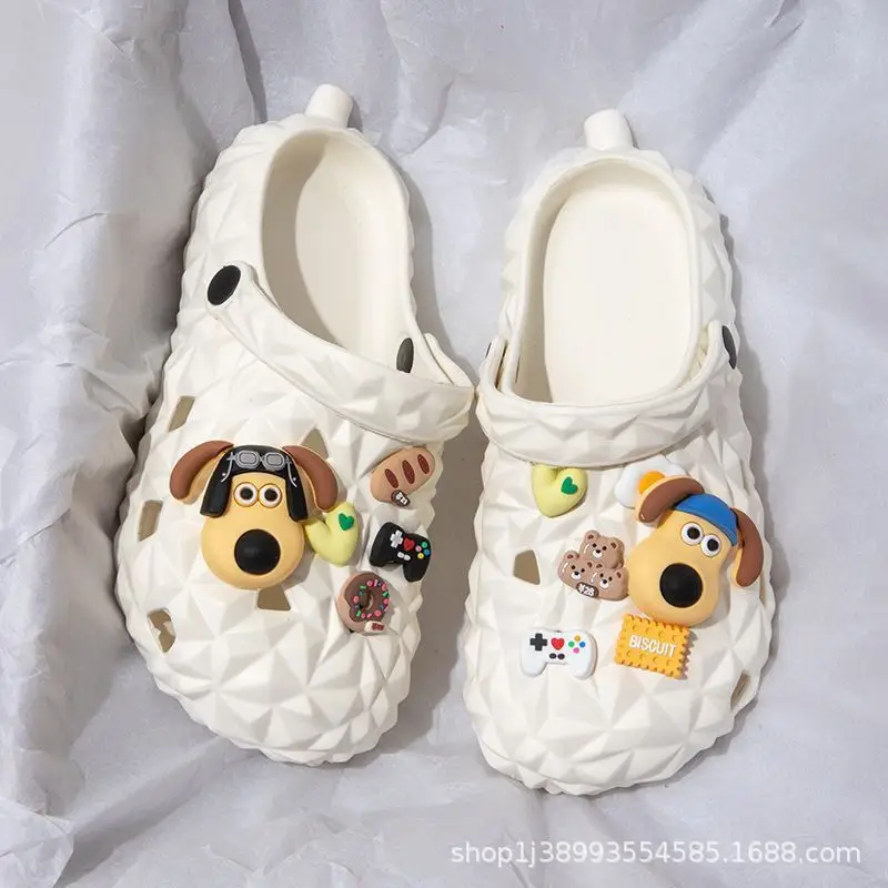 Cartoon new beach slippers hole shoes women's summer outerwear fashion thick-soled sandals and slippers women's summer cute wholesale - Image 11