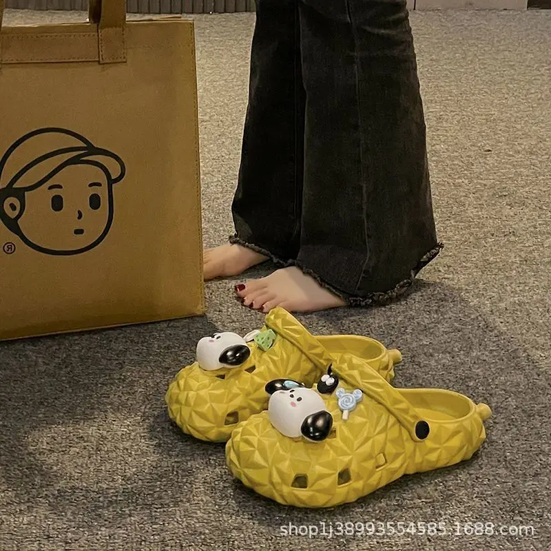 Cartoon new beach slippers hole shoes women's summer outerwear fashion thick-soled sandals and slippers women's summer cute wholesale - Image 5