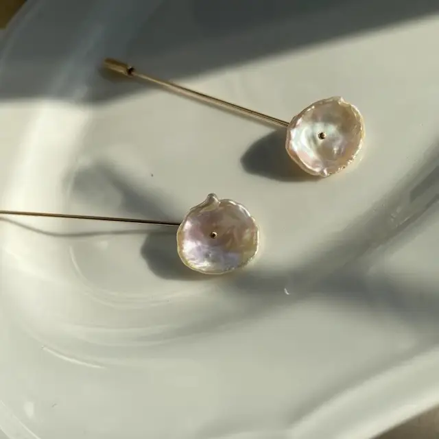 Natural Petal Pearl Pin Brooch for Women - Image 4