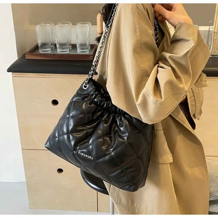 Women Rhombus Chain Bucket Bag Cream Large Capacity — feature 11