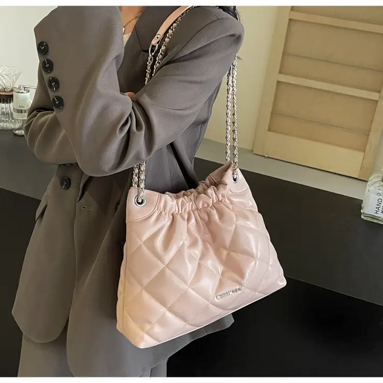Women Rhombus Chain Bucket Bag Cream Large Capacity — feature 15