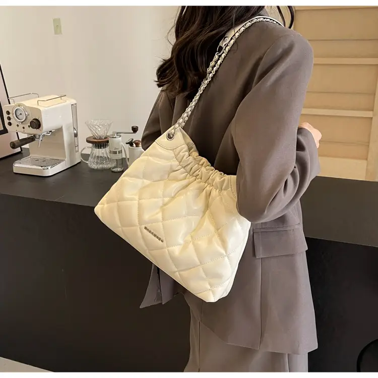 Women Rhombus Chain Bucket Bag Cream Large Capacity — feature 18