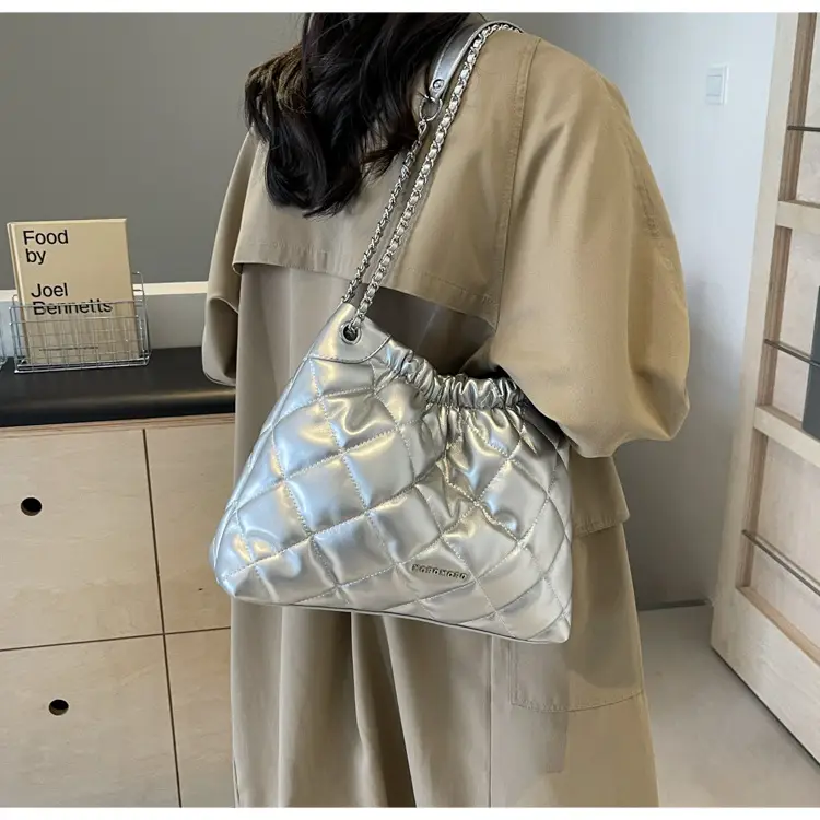 Women Rhombus Chain Bucket Bag Cream Large Capacity — feature 9