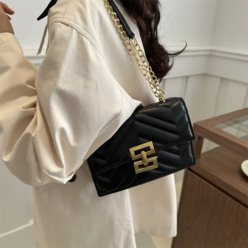 White Chain Crossbody Bag for Women 2024 - Image 6