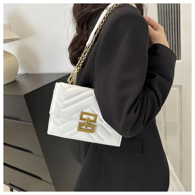 White Chain Crossbody Bag for Women 2024 — feature 12