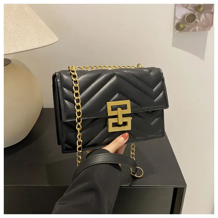 White Chain Crossbody Bag for Women 2024 — feature 14
