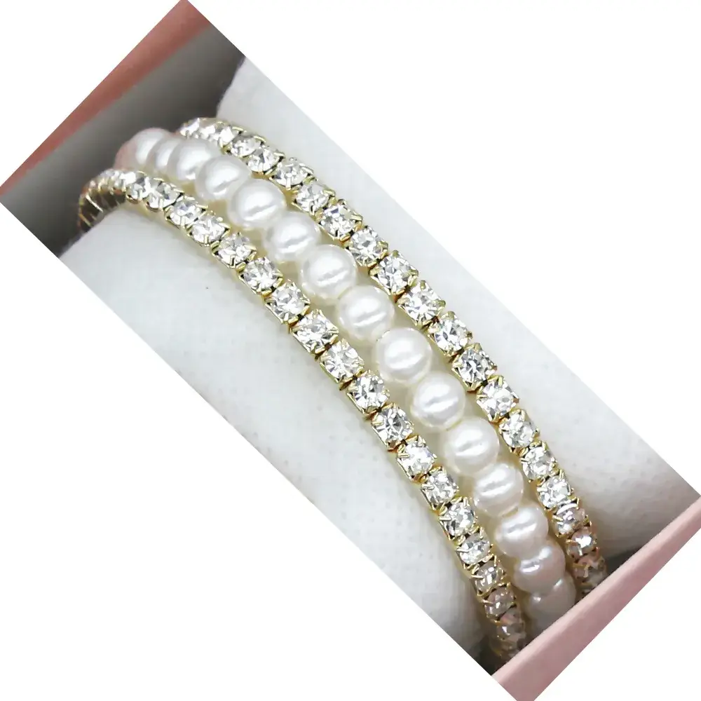 Women's Diamond Butterfly Watch with Pearl Bracelet - Image 24